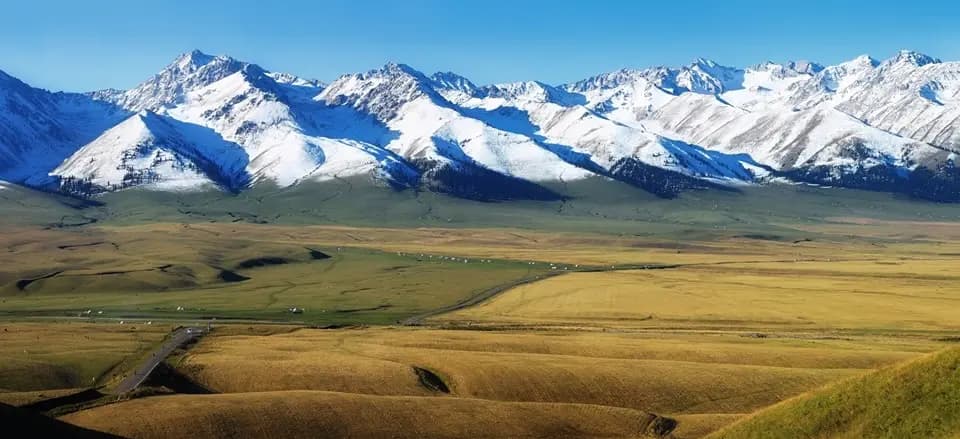 【北疆】在喀納斯與禾木尋找瑞士・伊犁薰衣草花季・獨庫公路・西域佛窟｜文化考察交流團、無購物