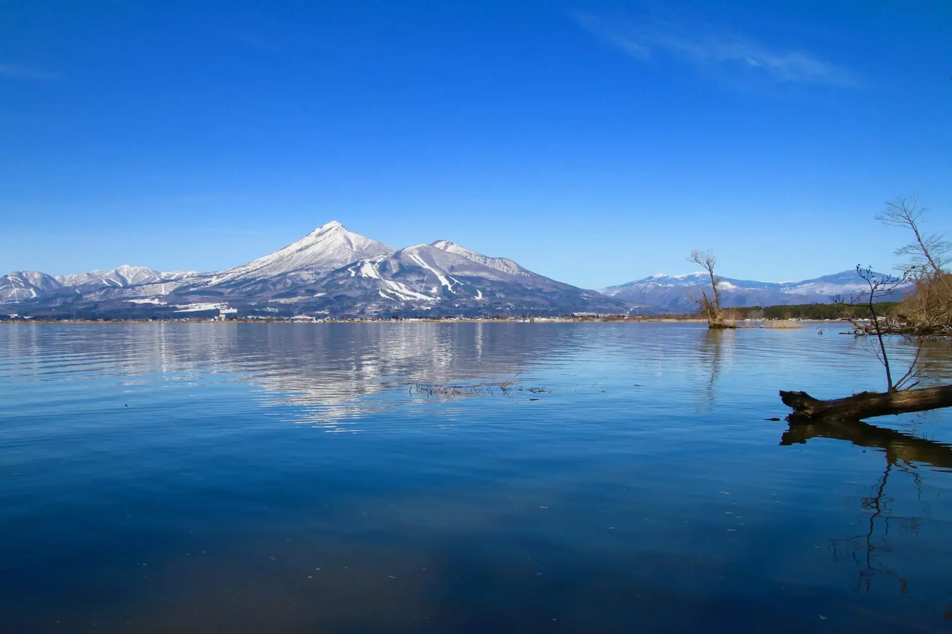 【日本東北】夏綠物語・銀山溫泉・山形鐵道・會津若松城・大內宿・五色沼・採果｜無購物、無自理餐
