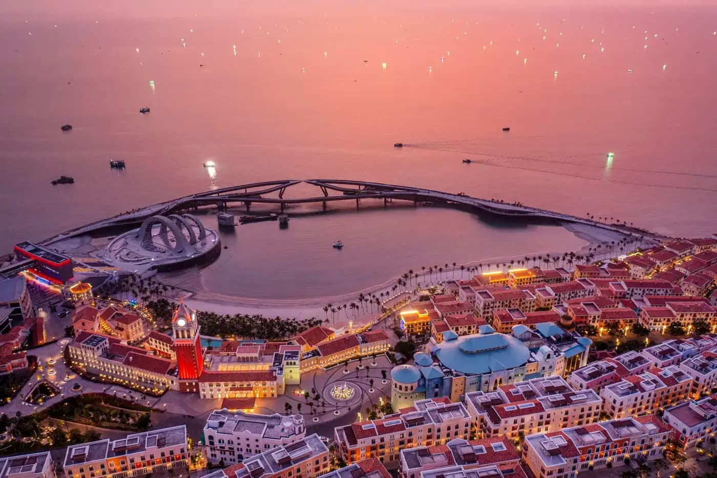 【富國島】海陸空全覽輕奢假期・南北島雙樂園・跳島秘境・親吻橋海洋之吻・全程五星｜無購物、無自理餐